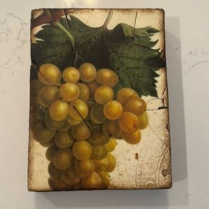 Sid Dickens Grapes